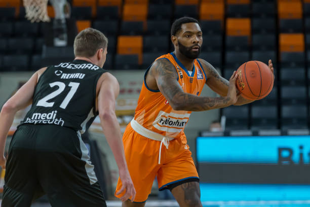 强调他们的 强调他们的